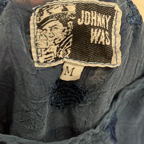 Johnny Was navy sleeveless top with embroidered roses size med - Picture 3 of 4